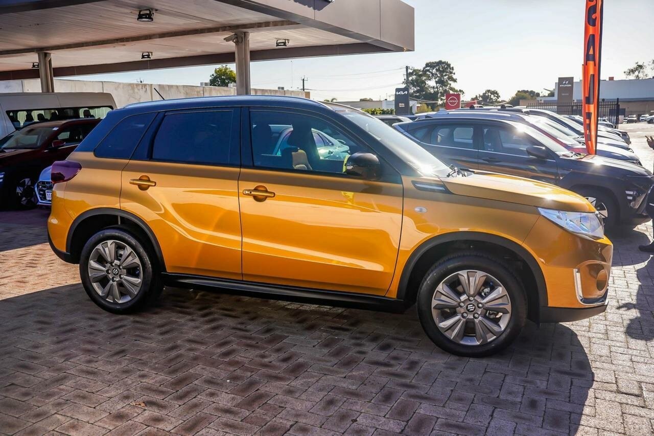 Suzuki Vitara image 3