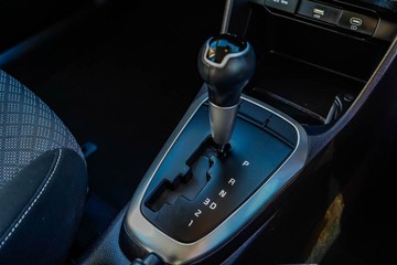 https://vehicle-cdn.autoleague.cloud/17006_41012341_18.jpg
