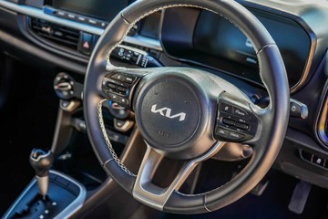 https://vehicle-cdn.autoleague.cloud/17006_41012341_21.jpg