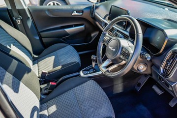 https://vehicle-cdn.autoleague.cloud/17006_41012341_6.jpg