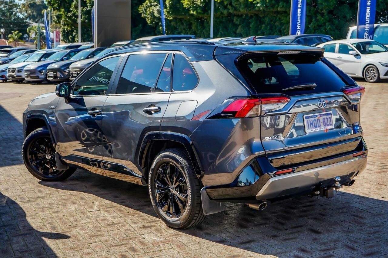 Toyota Rav4 image 2