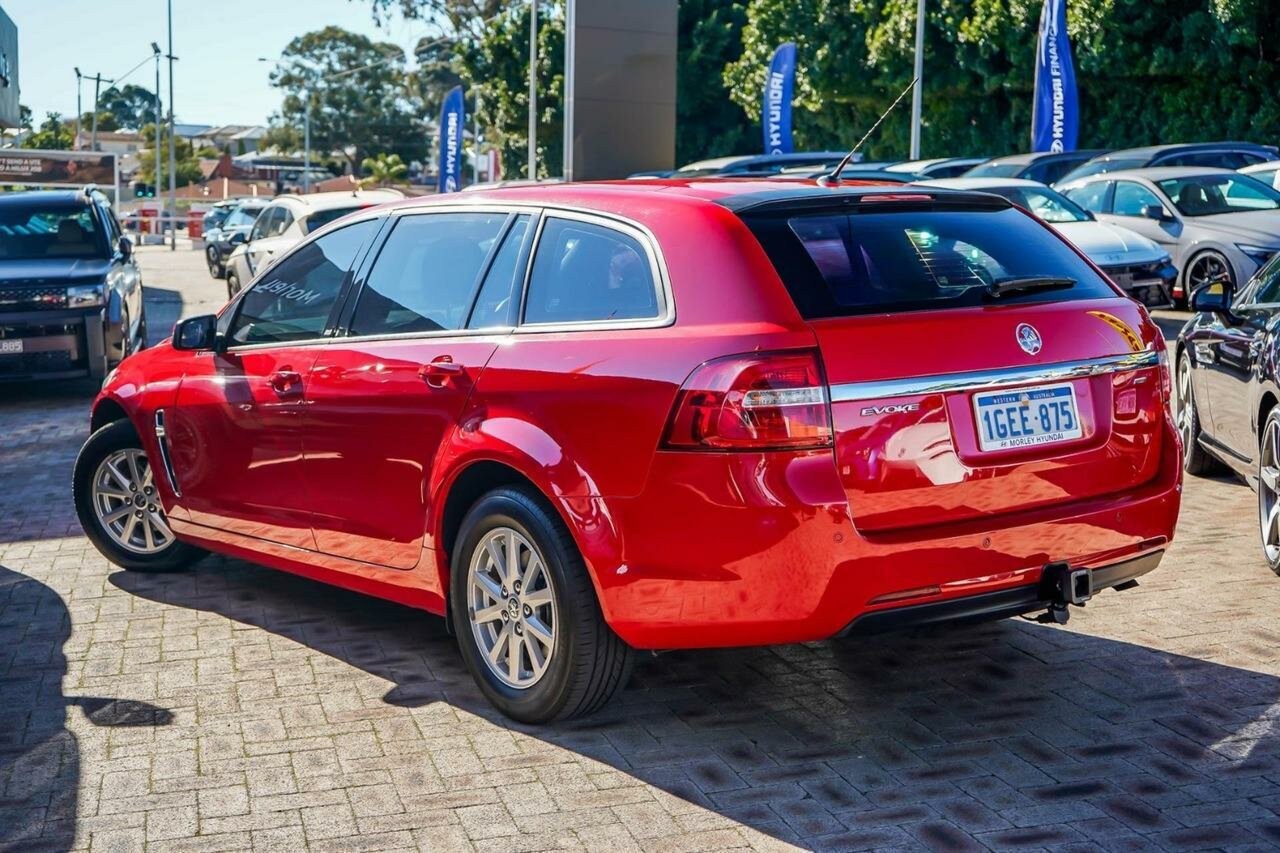 Holden Commodore image 2