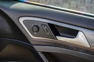 https://vehicle-cdn.autoleague.cloud/17006_41012434_15.jpg