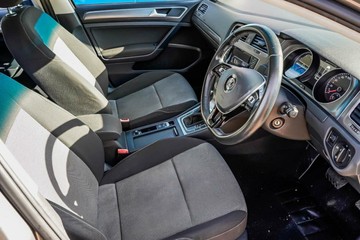 https://vehicle-cdn.autoleague.cloud/17006_41012434_17.jpg