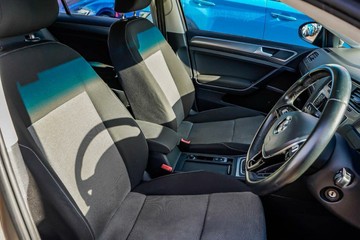 https://vehicle-cdn.autoleague.cloud/17006_41012434_18.jpg