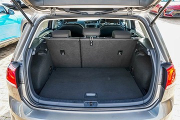 https://vehicle-cdn.autoleague.cloud/17006_41012434_21.jpg