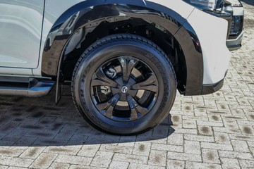 https://vehicle-cdn.autoleague.cloud/17006_41012463_10.jpg