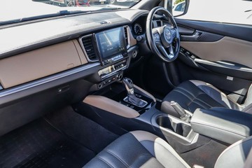 https://vehicle-cdn.autoleague.cloud/17006_41012463_21.jpg