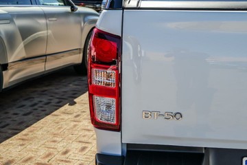 https://vehicle-cdn.autoleague.cloud/17006_41012463_8.jpg