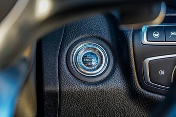 https://vehicle-cdn.autoleague.cloud/17006_41012481_16.jpg