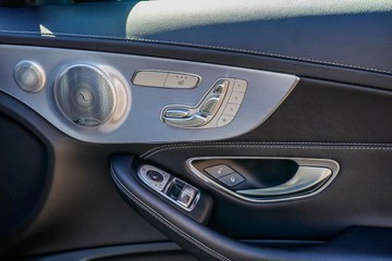 https://vehicle-cdn.autoleague.cloud/17006_41012481_17.jpg