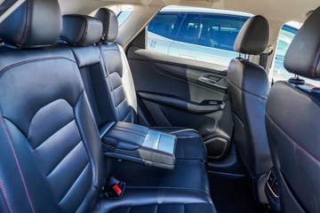 https://vehicle-cdn.autoleague.cloud/17006_41012485_19.jpg
