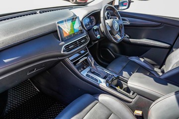 https://vehicle-cdn.autoleague.cloud/17006_41012485_22.jpg