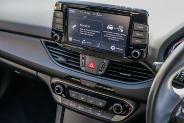 https://vehicle-cdn.autoleague.cloud/17006_41012511_12.jpg