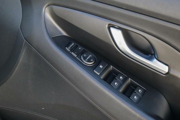 https://vehicle-cdn.autoleague.cloud/17006_41012511_14.jpg