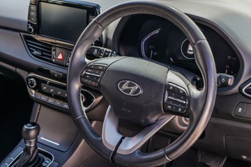 https://vehicle-cdn.autoleague.cloud/17006_41012511_15.jpg