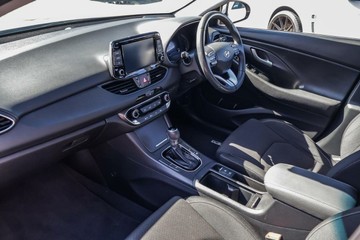 https://vehicle-cdn.autoleague.cloud/17006_41012511_21.jpg