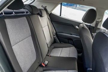 https://vehicle-cdn.autoleague.cloud/17006_41012516_18.jpg