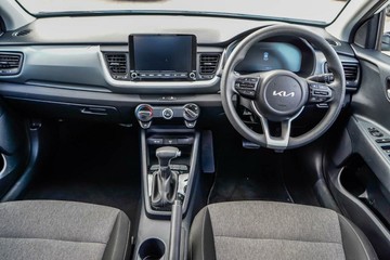 https://vehicle-cdn.autoleague.cloud/17006_41012516_19.jpg