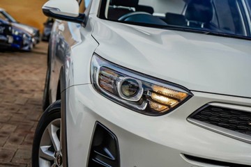 https://vehicle-cdn.autoleague.cloud/17006_41012516_7.jpg