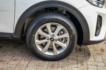 https://vehicle-cdn.autoleague.cloud/17006_41012518_10.jpg