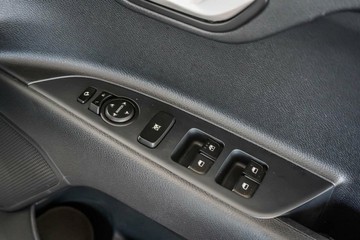 https://vehicle-cdn.autoleague.cloud/17006_41012518_15.jpg