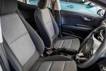 https://vehicle-cdn.autoleague.cloud/17006_41012518_18.jpg