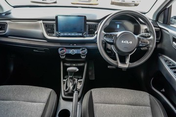 https://vehicle-cdn.autoleague.cloud/17006_41012518_20.jpg