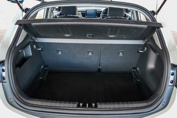 https://vehicle-cdn.autoleague.cloud/17006_41012518_21.jpg