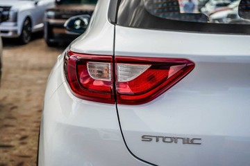 https://vehicle-cdn.autoleague.cloud/17006_41012518_8.jpg