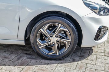 https://vehicle-cdn.autoleague.cloud/17006_41012554_10.jpg