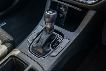 https://vehicle-cdn.autoleague.cloud/17006_41012554_12.jpg