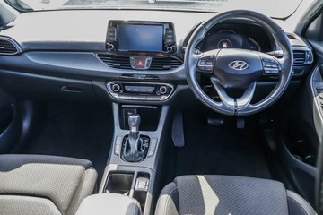 https://vehicle-cdn.autoleague.cloud/17006_41012554_19.jpg