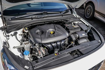 https://vehicle-cdn.autoleague.cloud/17006_41012554_21.jpg