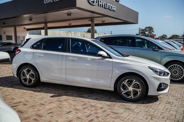 https://vehicle-cdn.autoleague.cloud/17006_41012554_3.jpg