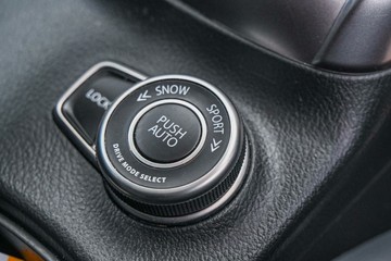 https://vehicle-cdn.autoleague.cloud/17006_41012565_14.jpg