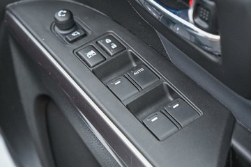 https://vehicle-cdn.autoleague.cloud/17006_41012565_19.jpg