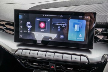https://vehicle-cdn.autoleague.cloud/17006_41012598_12.jpg