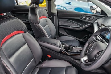 https://vehicle-cdn.autoleague.cloud/17006_41012598_17.jpg