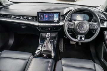 https://vehicle-cdn.autoleague.cloud/17006_41012598_19.jpg