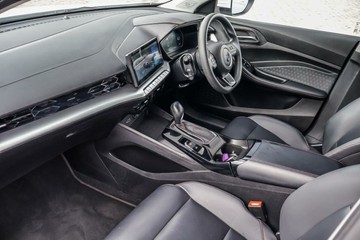 https://vehicle-cdn.autoleague.cloud/17006_41012598_21.jpg