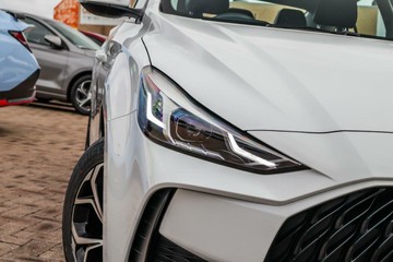 https://vehicle-cdn.autoleague.cloud/17006_41012598_7.jpg