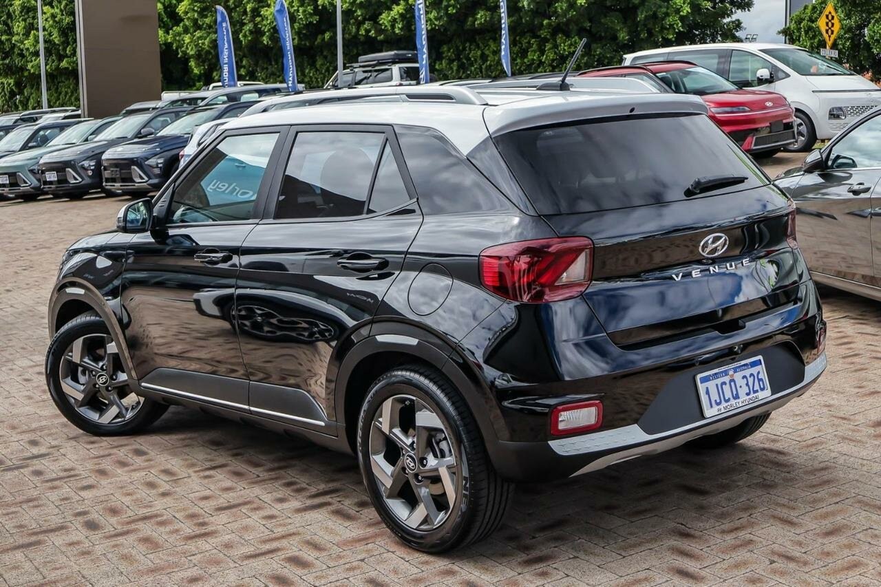 Hyundai Venue image 2
