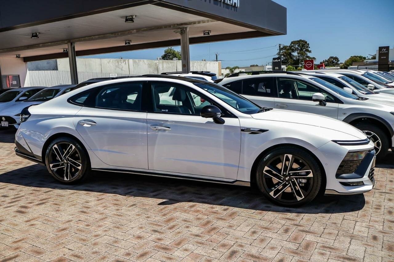 Hyundai Sonata image 3