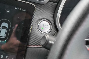 https://vehicle-cdn.autoleague.cloud/17006_41012618_15.jpg
