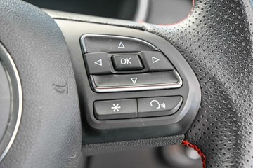 https://vehicle-cdn.autoleague.cloud/17006_41012618_18.jpg
