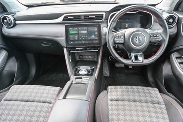 https://vehicle-cdn.autoleague.cloud/17006_41012618_22.jpg