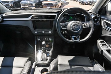 https://vehicle-cdn.autoleague.cloud/17006_41012653_15.jpg