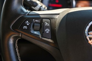 https://vehicle-cdn.autoleague.cloud/17006_41012654_14.jpg