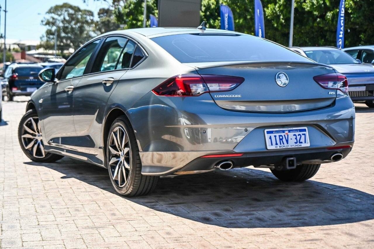 Holden Commodore image 3